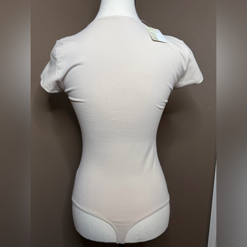 FREE PEOPLE INTIMATELY Square Eyes Cap Sleeve Thong Bodysuit in Cream Size Small - Picture 11 of 13
